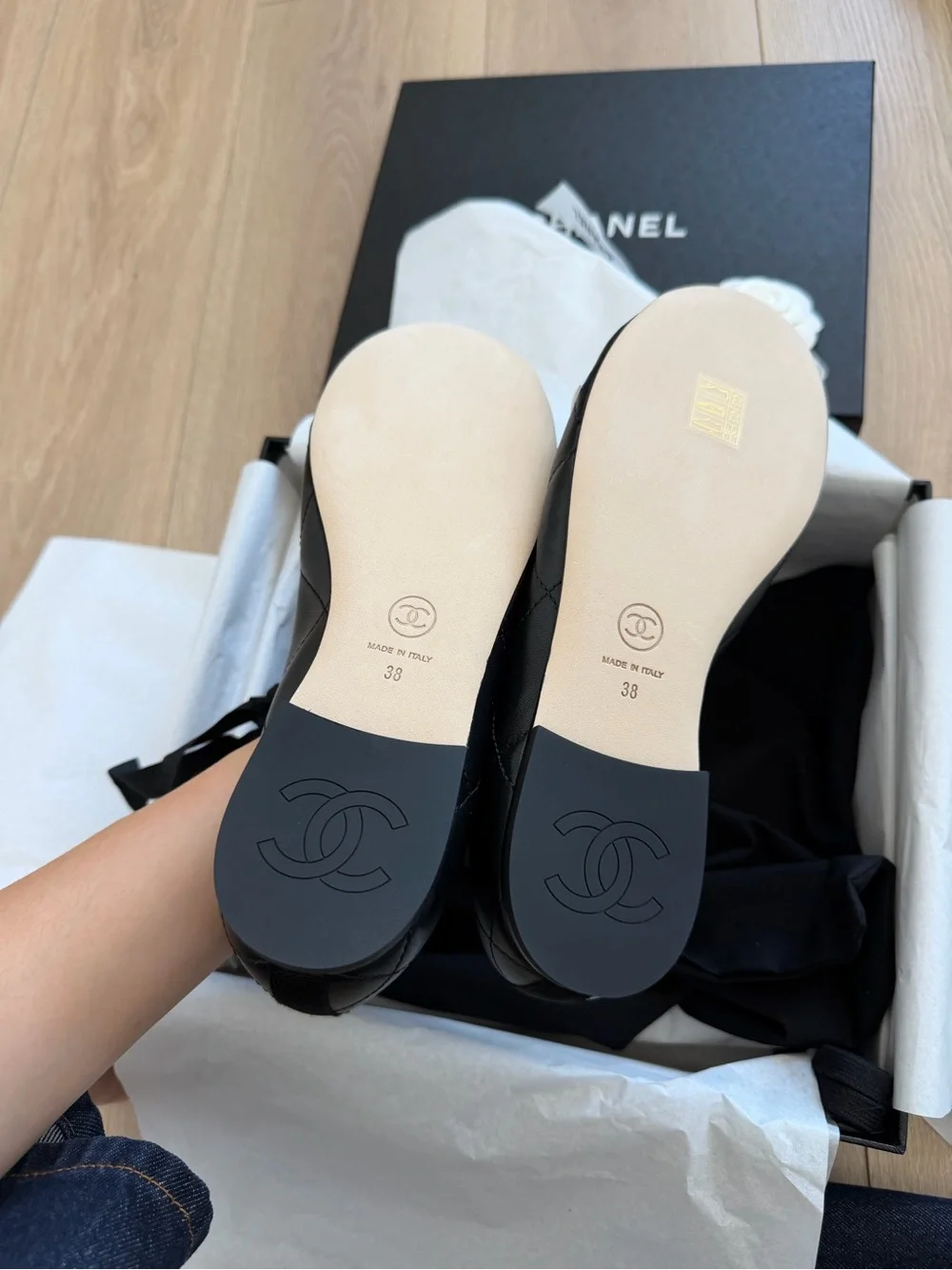 CHANEL Cambon Black Ballet Flats - Picture 3 of 3
